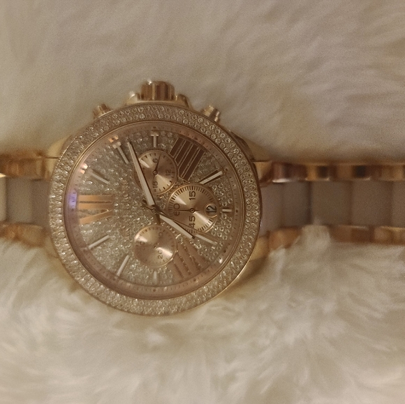 Rose gold watch - Picture 2 of 4